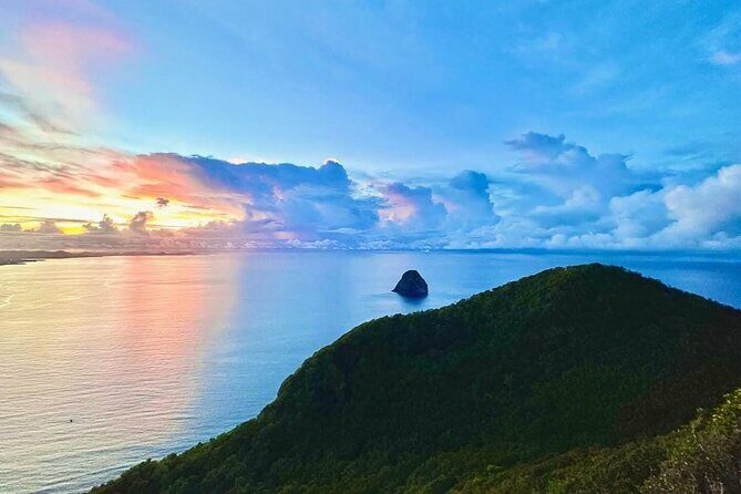 Dawn of the Summits: Hiking and Breakfast Facing the Sun - Key Points