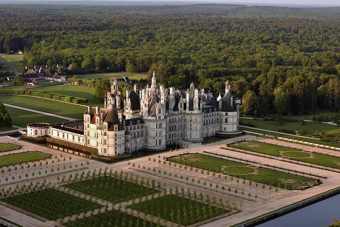 Day at the Castles of Chenonceau and Chambord From Blois - Cancellation and Accessibility