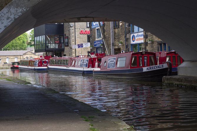 Day Boat Hire - Boat Features and Amenities