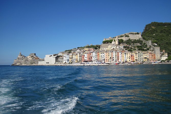 Day Boat Tour Cinque Terre & Porto Venere - Maximum Travelers on the Tour