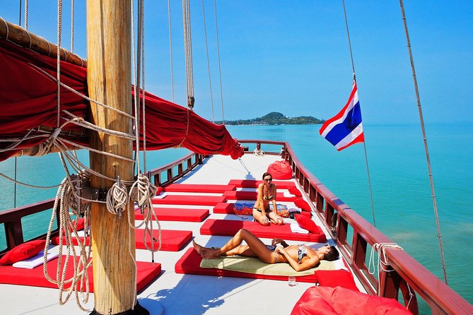Day Cruise 10H to Angthong Marine Park on Luxury Boat / Incl. Breakfast & Lunch - Snorkeling and Water Equipment
