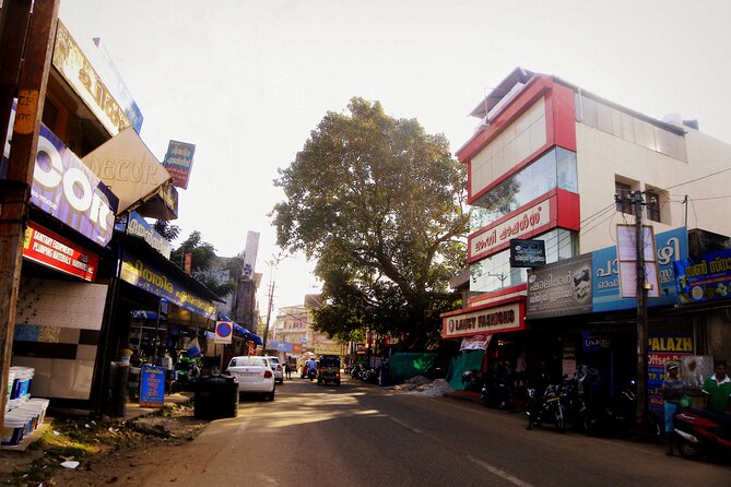 Day Excursion to the Secrets of Muziris From Cochin With Lunch - Chendamangalam Handloom Factory