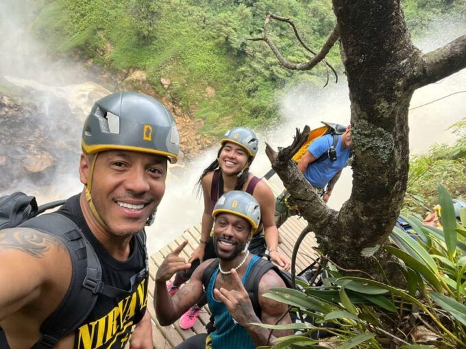 DAY OF NATURE WALK IN MEDELLIN, SNACK AND LUNCH INCLUDED - Meeting Points and Transportation