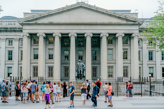 Day or Night Grand Tour of Washington DC With Photo Stops - Trivia and Prizes