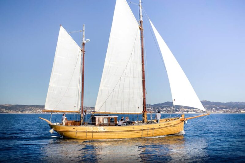 Day Sail in the Heart of the Calanques With Lunch - Itinerary and Highlights
