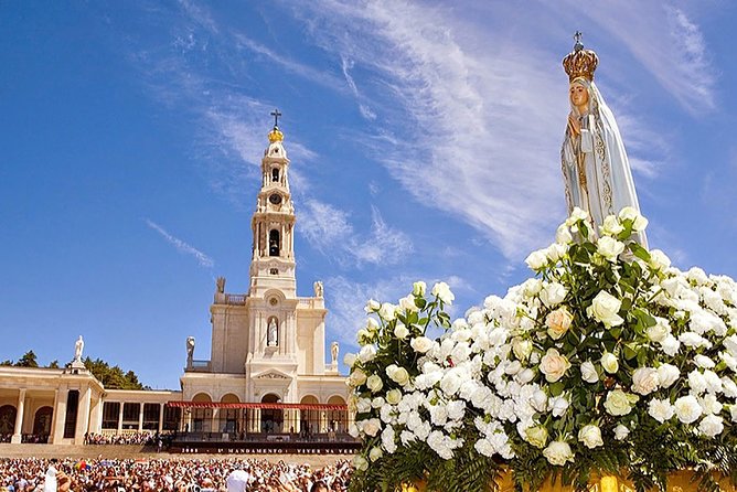 Day Tour Fatima and Sintra - Vehicle and Amenities