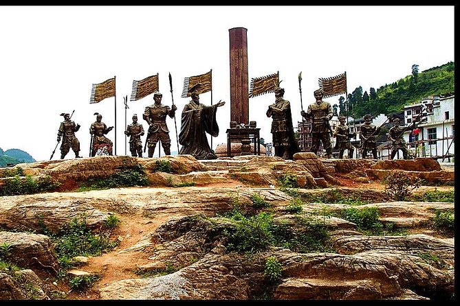 Day Tour for Furong Ancient Town and Red Stone Forest National Geological Park - Exploring Red Stone Forest Park