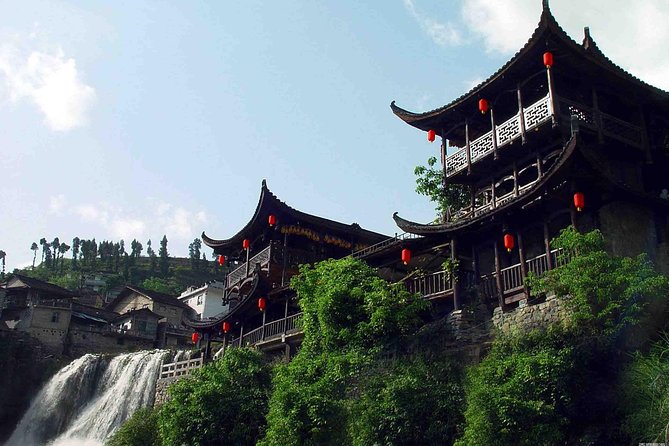 Day Tour for Furong Ancient Town and Red Stone Forest National Geological Park - Suitability and Accessibility Information