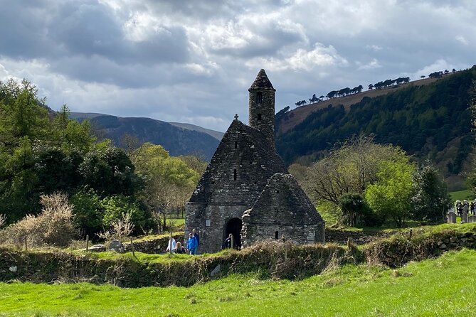 Day Tour From Dublin: Wicklow Mountains, Glendalough, Powerscourt - Tour Experience