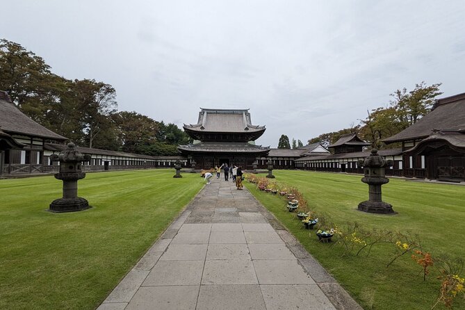 Day Tour From Kanazawa & Toyama: Snow Wall and Mysterious Valley - Discovering the Mysterious Valley