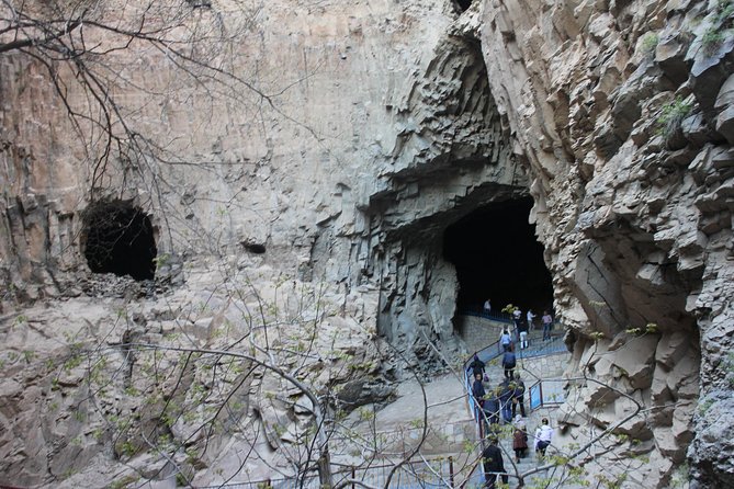 Day Tour From Nakhchivan to Alinja Castle, Ashabi Kahf and Khanegah Tomb - Notable Landmarks