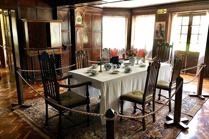 Day Tour Giraffe Center, Karen Blixen and Lunch at Carnivore - Tour Experience