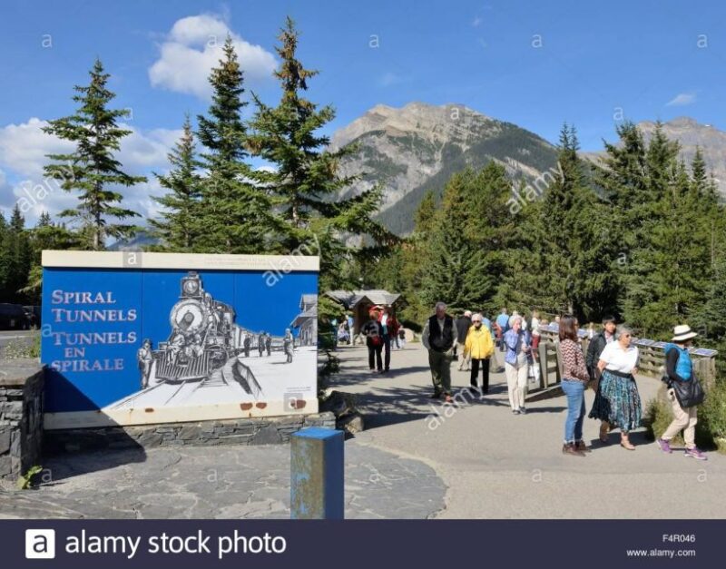 Day Tour: Lake Louise, Moraine Lake and Emerald Lake - Lake Louise