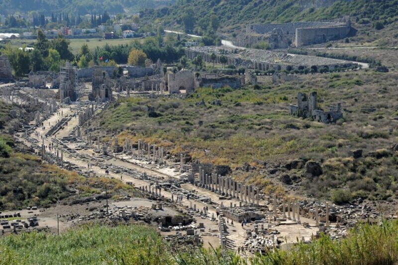 Day Tour of Ancient Roman Sites With Lunch and Guide - Included in the Tour