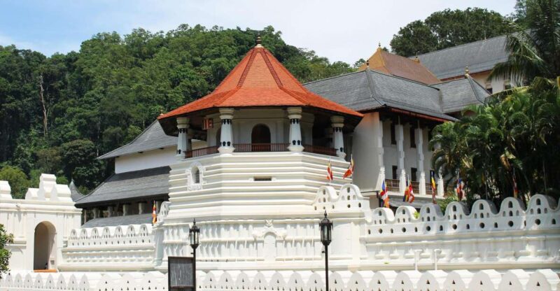 Day Tour of Kandy by Tuktuk With Free Lunch and Entry - Inclusions and Exclusions