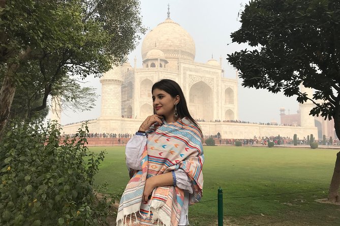 Day Tour Of Taj Mahal And Fatehpur Sikri From Jaipur - Exploring the Taj Mahal