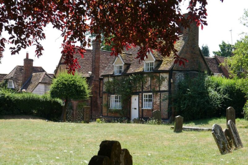 Day-Tour of the Midsomer Murders Locations - Discovering Pubs and Village Greens