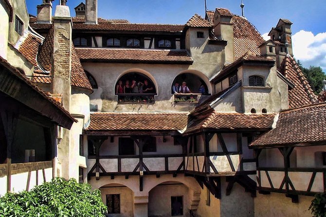Day Tour to Bran Castle(Draculas Castle) and Râșnov Fortress - Transportation and Comfort