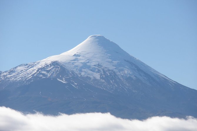 Day Tour to Cerro Tronador From Bariloche - Experience With the Guide