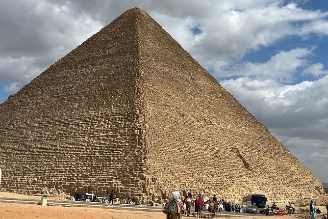 Day Tour to Giza Pyramids and Sphinx With Food Included - Pyramid Exploration
