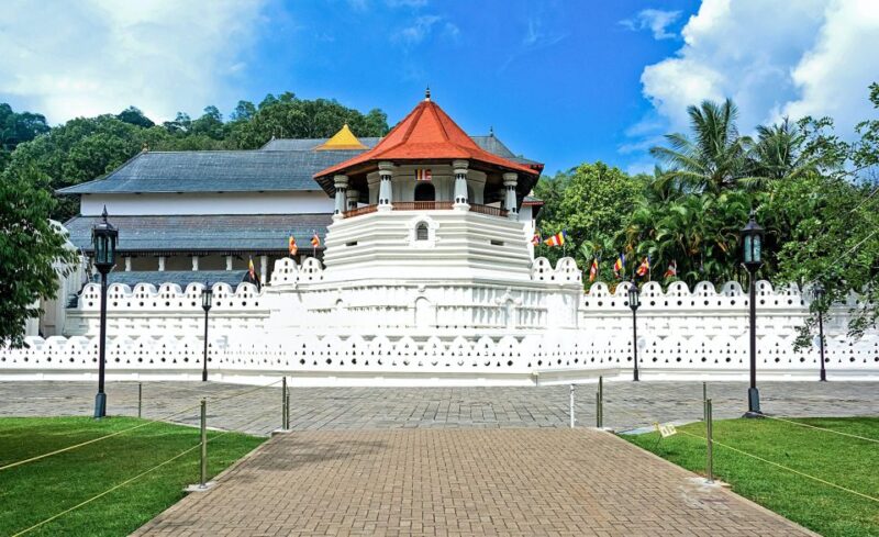 Day Tour To Kandy From Colombo - Key Points
