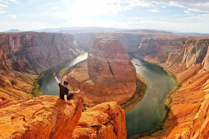 Day Tour to Zion Canyon, Horseshoe Bend and Antelope Canyon From Las Vegas - Admiring the Breathtaking Horseshoe Bend