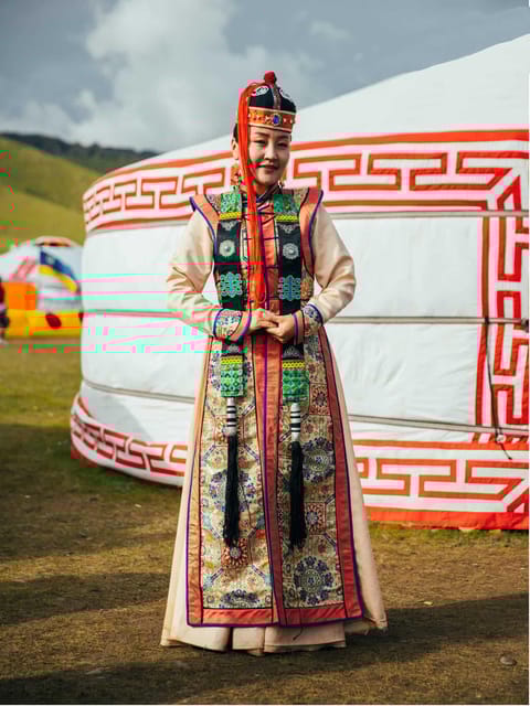 Day Tour With Traditional Clothes and Photographer - Spiritual and Cultural Experiences