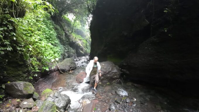 Day Trip Bogor Jakarta Waterfall All In - Tour Guide - Pickup Locations