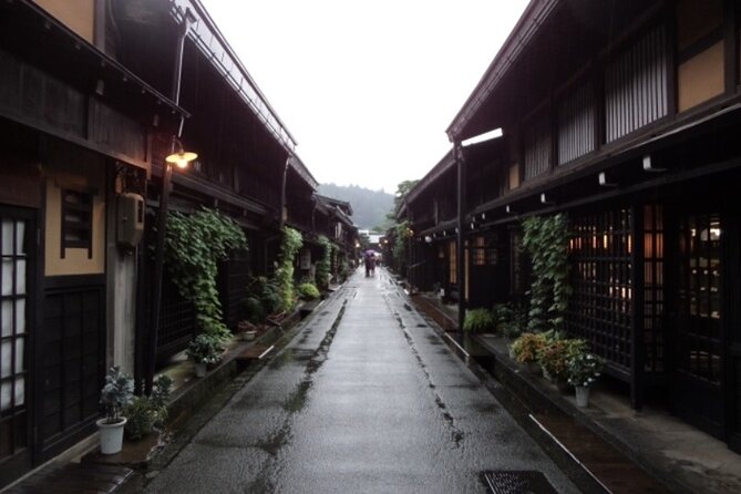 Day Trip for Shirakawago, Takayama & Gujo Hachiman From Nagoya - Visiting Shirakawago