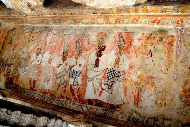 Day Trip From Bangalore to Lepakshi for Temple Architecture & Paintings - Architectural Marvels of Veerabhadra Temple