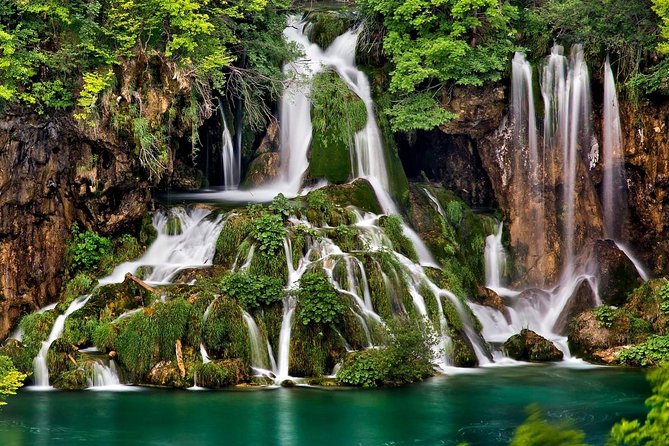Day Trip From Dubrovnik to Plitvice Lakes - Transportation