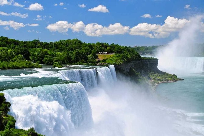 Day-Trip From Toronto to Niagara Falls With Falls Boat Ride - Meeting Point and Pickup