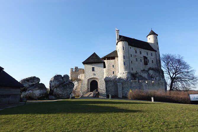 Day Trip in Ogrodzieniec and Bobolice - Pickup and Accessibility