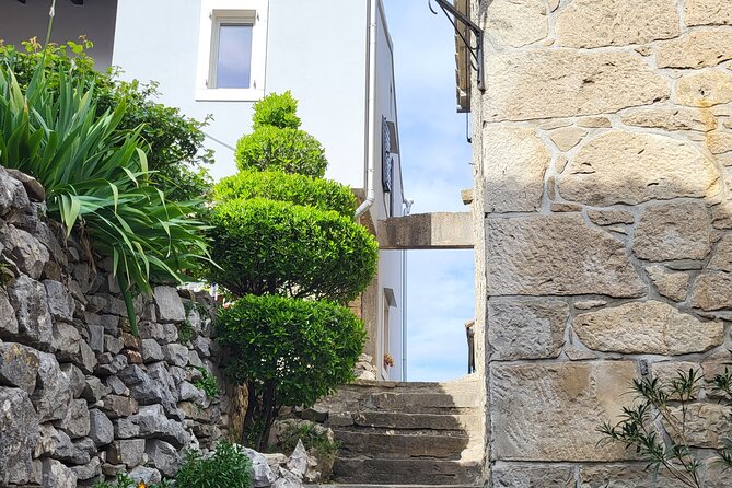 Day Trip on Saturday: HUM and MOTOVUN - Delighting in the Istrian Premium Wine Tasting