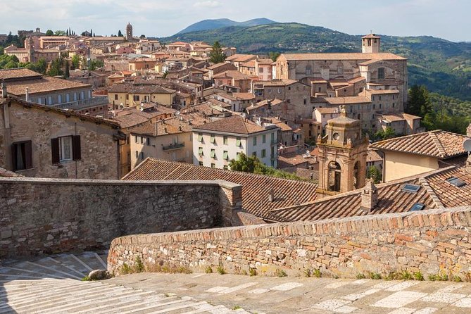 Day Trip: Perugia Private Tour With Lunch and Perugina Chocolate House - Lunch Experience