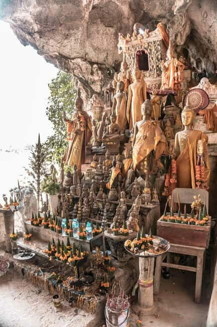 Day Trip river journeys to Pak - Ou caves (Lunch on board) - Key Points