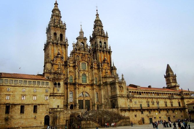 Day Trip: Santiago De Compostela and Valença Do Minho Day Trip With Lunch - Highlights of Santiago De Compostela