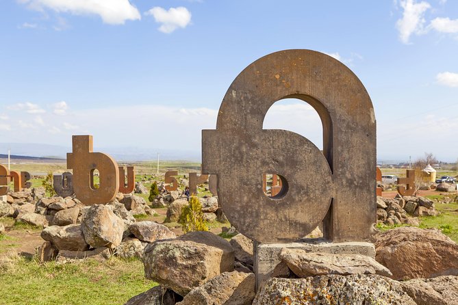 Day Trip to Amberd: Saghmosavank, Armenian Alphabet Monument - Getting to Amberd