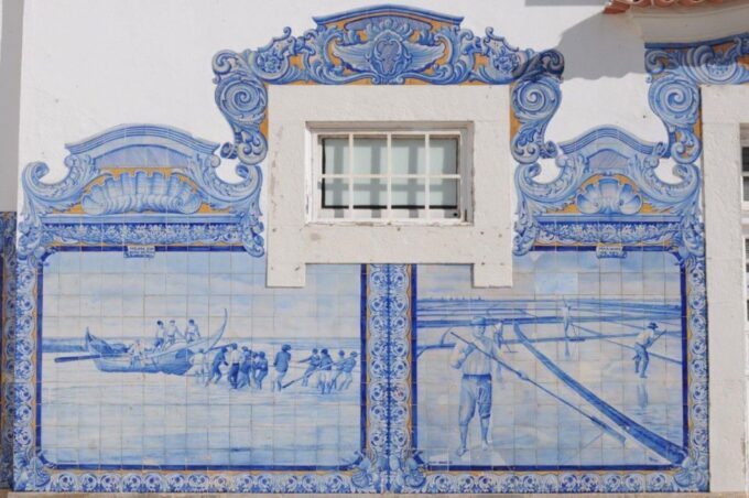 Day Trip to Aveiro (The Venice of Portugal) + River Cruise - Pickup and Transportation