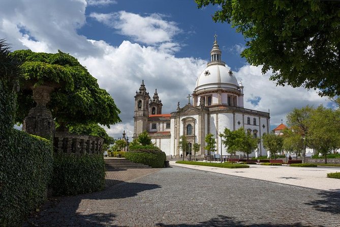 Day Trip to Braga and Guimarães With Lunch From Porto - Meeting and Pickup Information