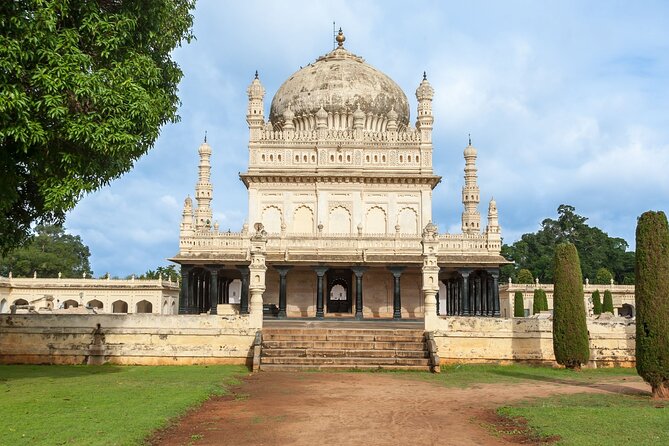 Day Trip to Brindavan Gardens & Srirangapatna (Guided Sightseeing Tour by Car) - Exploring Brindavan Gardens