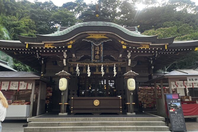 Day Trip to Kamakura & Enoshima: Shrines, Seaside, Temples & Tea - Visiting the Peaceful Temples and Shrines