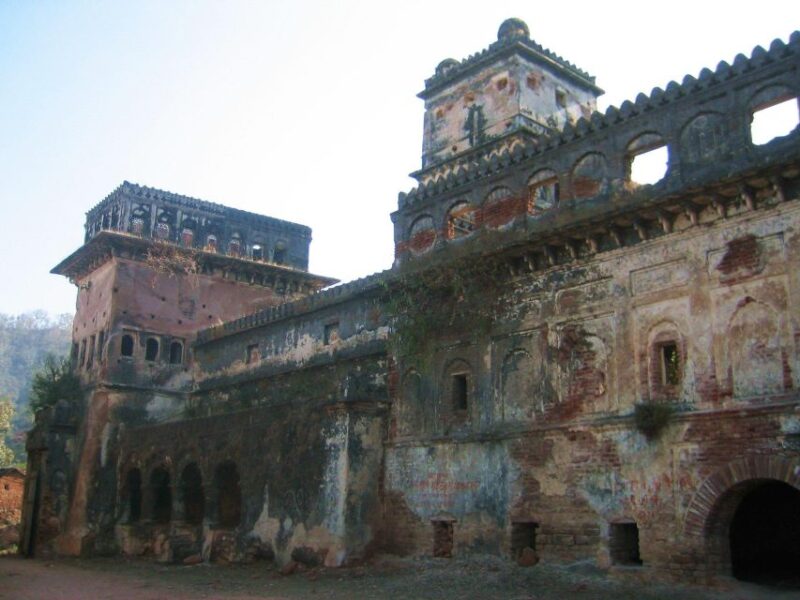 Day Trip to Mastani Mahal &Ajaigarh Fort Tour From Khajuraho - Exploring Ajaigarh Fort