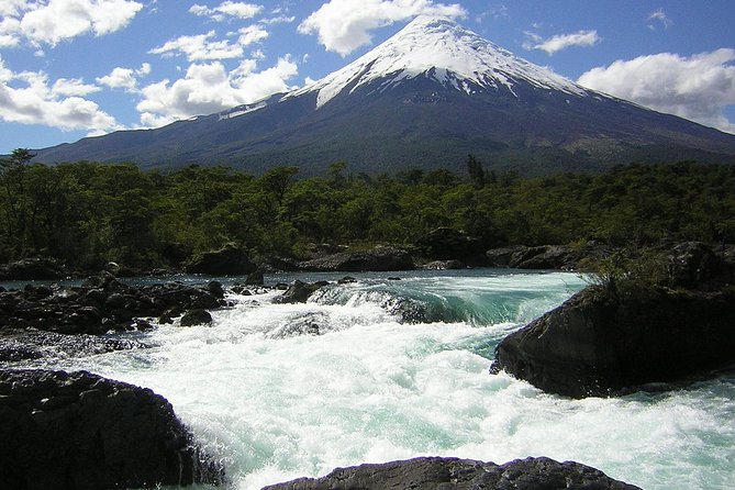 Day Trip to Osorno Volcano and Petrohue From Puerto Montt - Osorno Volcano Experience