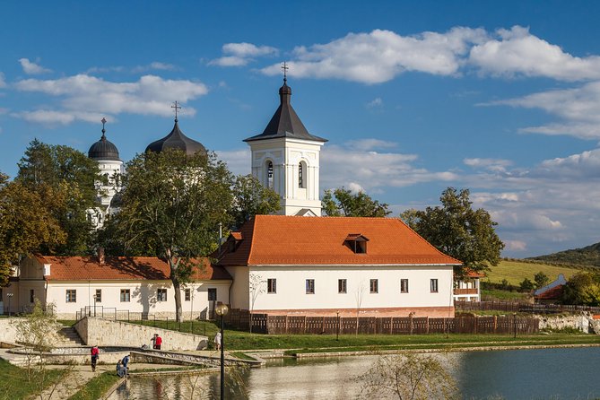 Day Trip to Republic of Moldova - Visit Chisinau and Cricova Winery - Exploring Chisinau Highlights