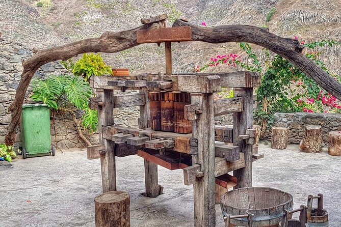 Day Trip to Santo Antão by Car or Trek - Transport Options