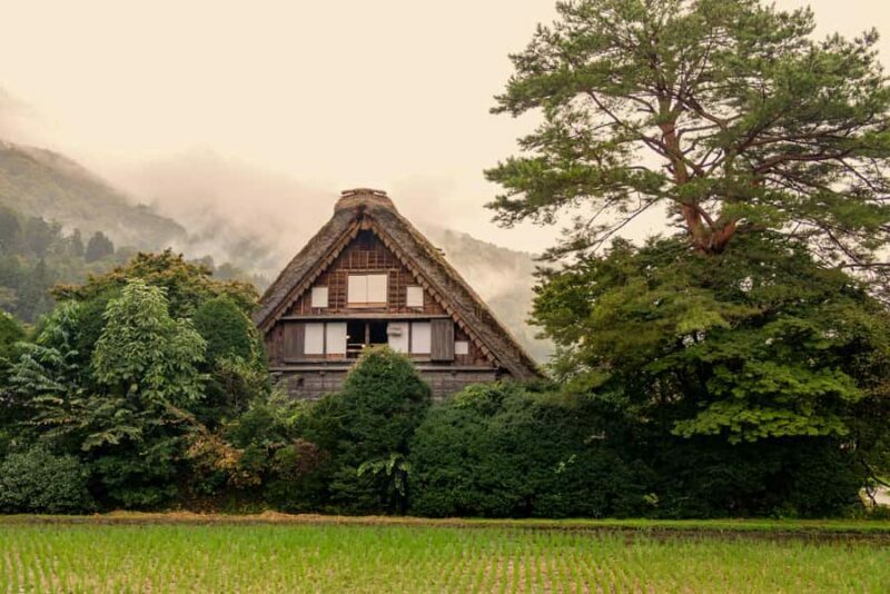 Day Trip to Shirakawago & Kanazawa - The Experience of the Guides and the Group