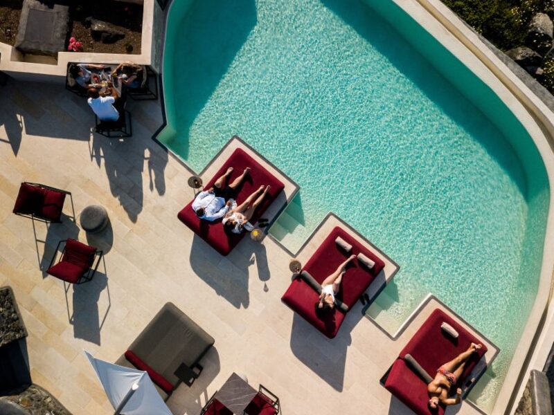 Daybed Relaxation With Infinity Pool Use With Caldera Views - Rejuvenating Sparkling Infinity Pool