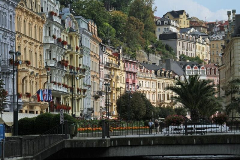 Daytrip From Prague to Karlovy Vary (Hot Springs Area) - Tasting Local Specialties