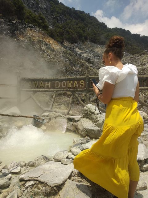 Daytrip Volcano Mountain Tangkuban Perahu Lembang Tour Guide - Frequently Asked Questions